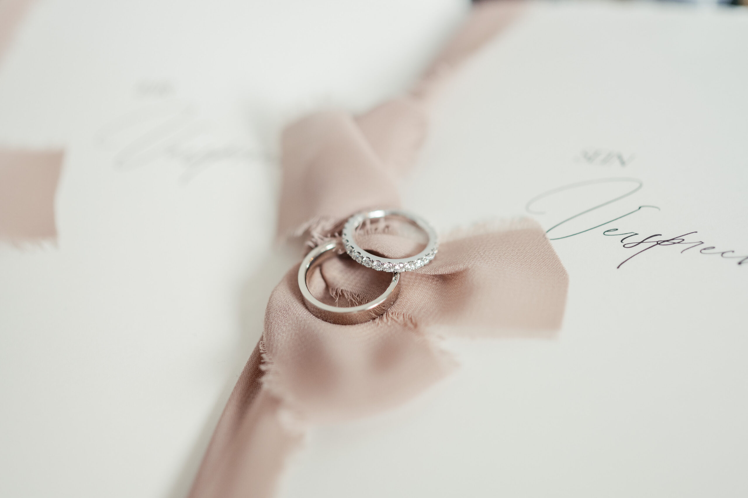 Eheversprechen und Ringe, freie Trauung, Trauredner Daniel Peulen